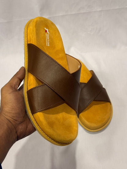 Urban Cross Luxe Slide – Brown Edition