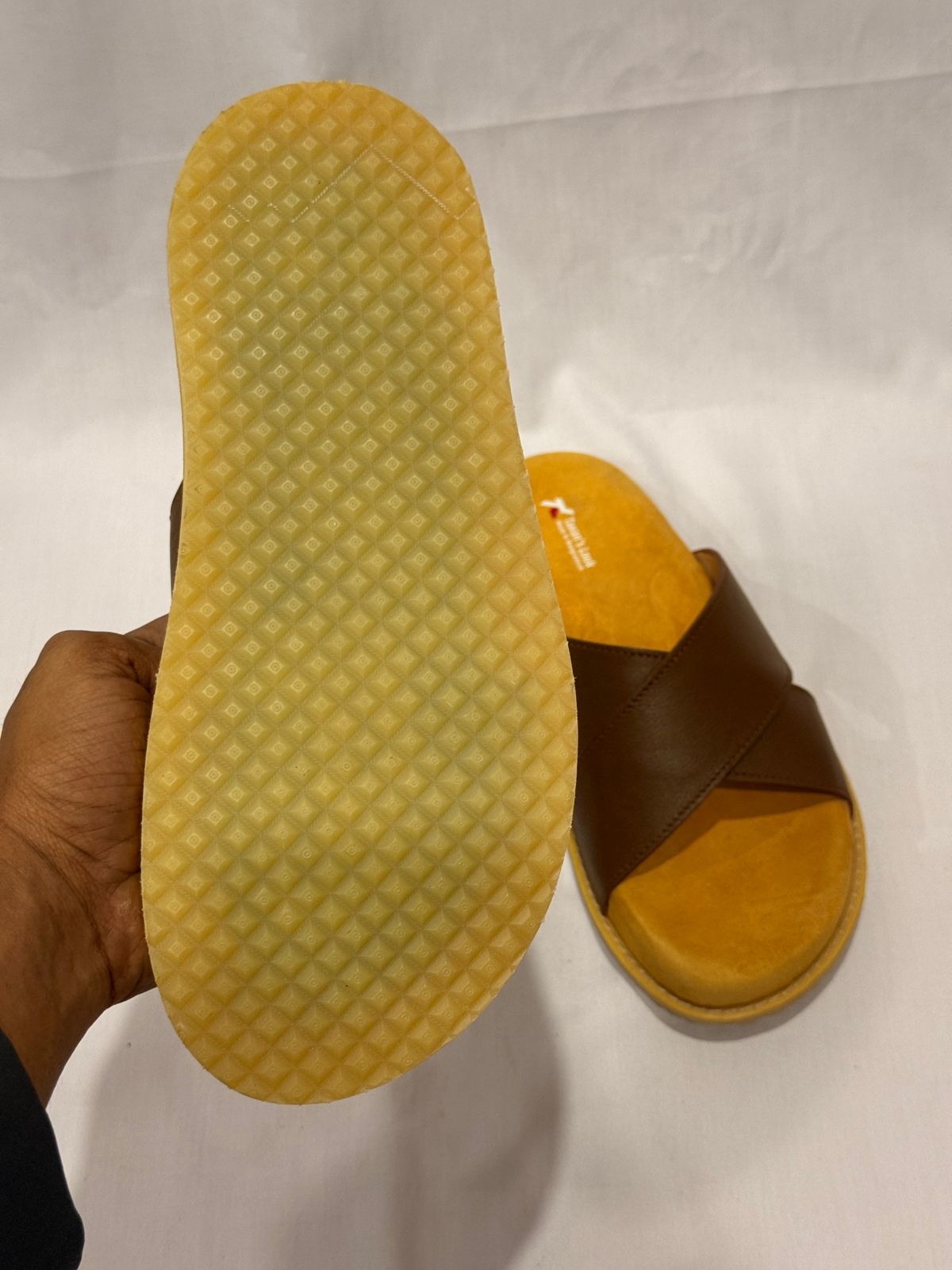 Urban Cross Luxe Slide – Brown Edition